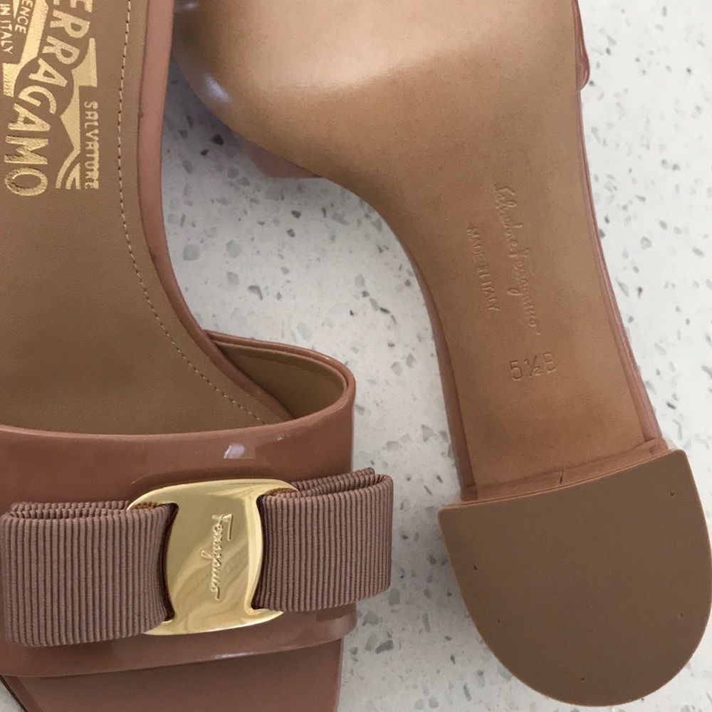 Brand new authentic heels - Picture 5 of 8